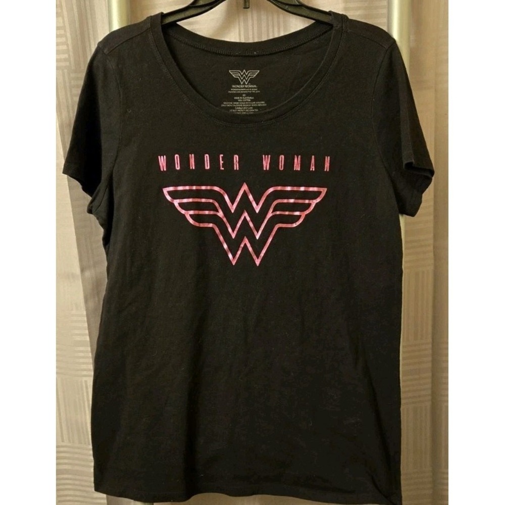 Wonder Woman Black Tshirt DC Comics Size 00 Women's Long Sleeve‎ Hot Pink Text